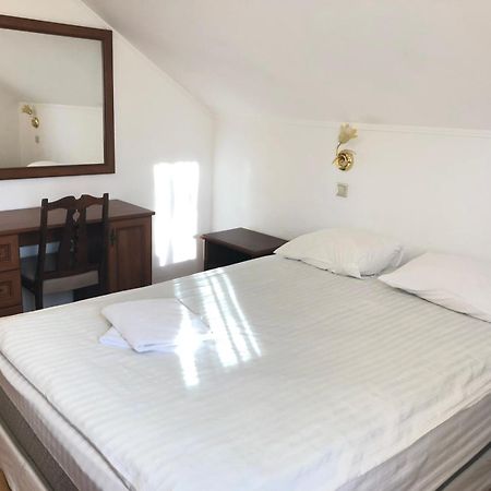Gusarskiy Hotel And Apartment 키예프 외부 사진