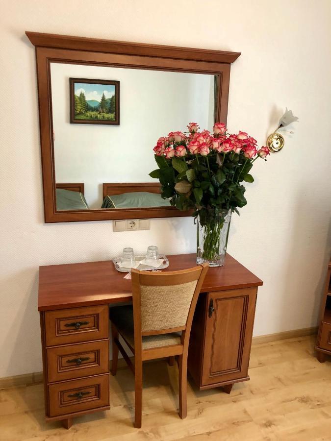 Gusarskiy Hotel And Apartment 키예프 외부 사진