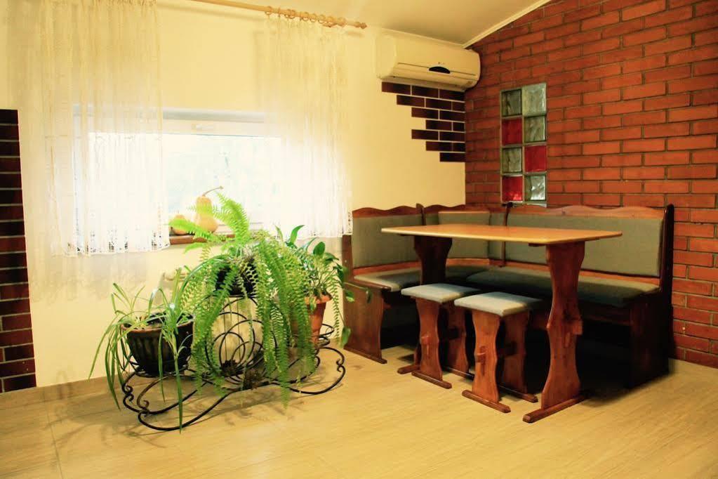 Gusarskiy Hotel And Apartment 키예프 외부 사진