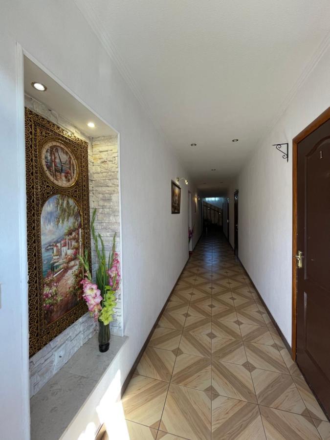 Gusarskiy Hotel And Apartment 키예프 외부 사진