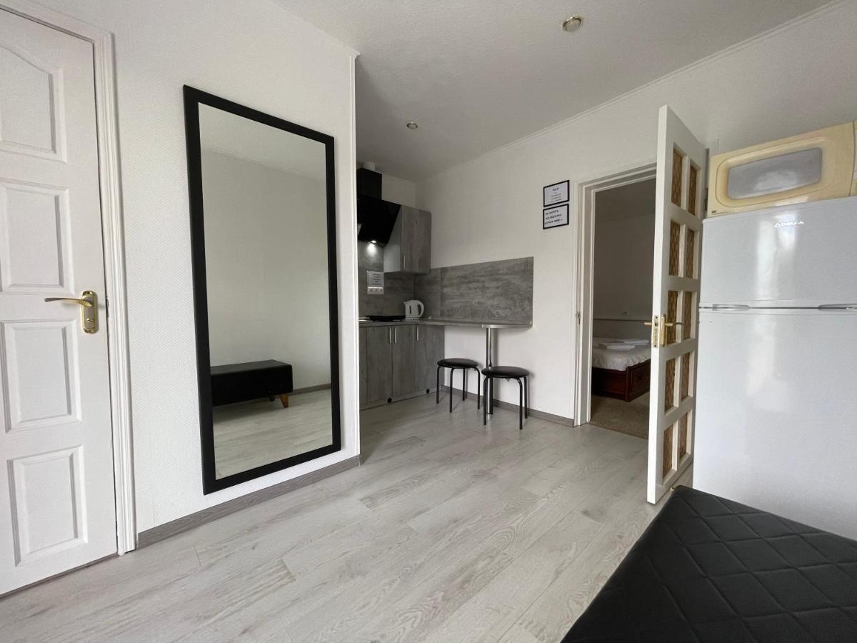 Gusarskiy Hotel And Apartment 키예프 외부 사진