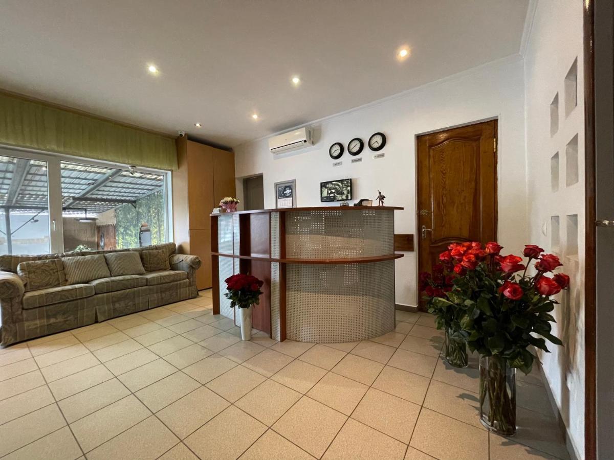 Gusarskiy Hotel And Apartment 키예프 외부 사진
