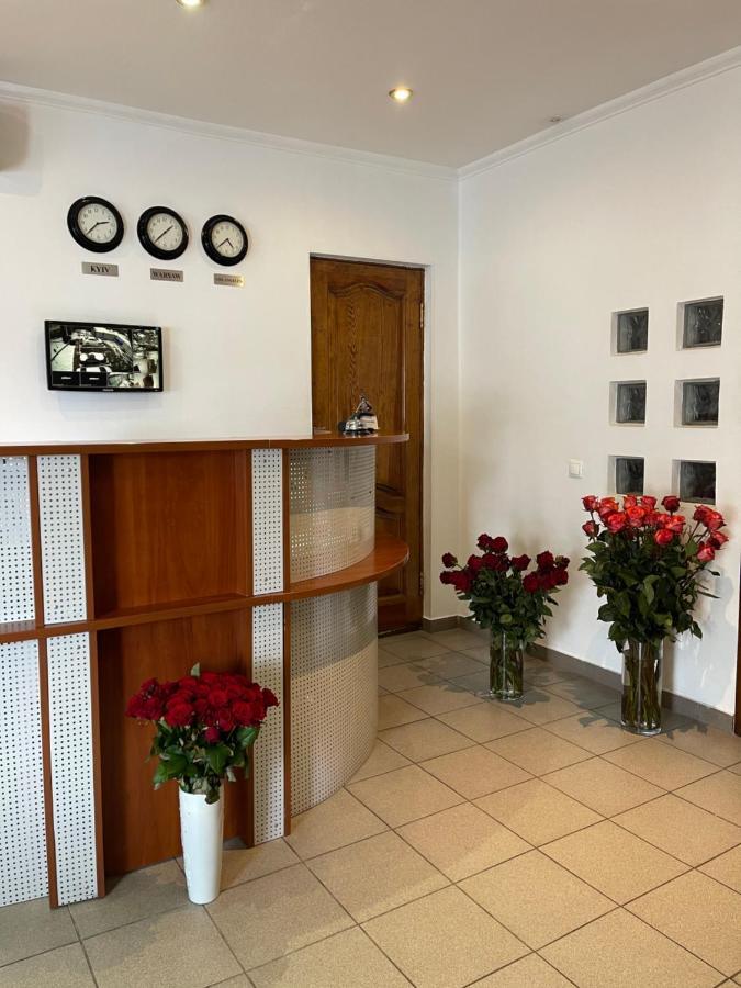 Gusarskiy Hotel And Apartment 키예프 외부 사진