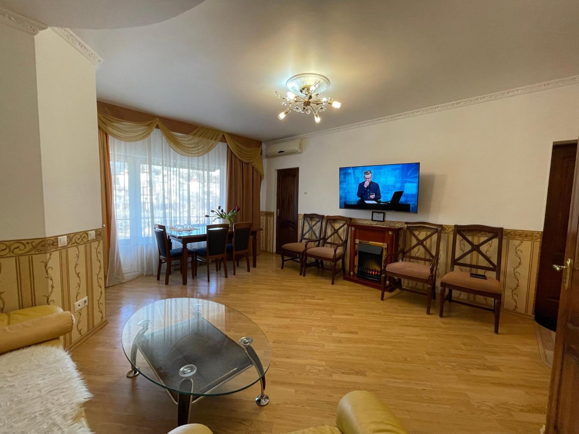 Gusarskiy Hotel And Apartment 키예프 외부 사진